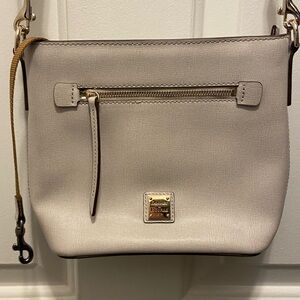 Ivory Dooney and Bourke shoulder strap handbag. Great condition.